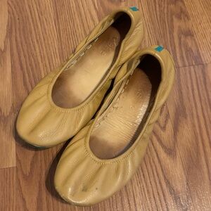 Tieks‎ Women’s Beige Leather Ballet Flats Size 6 NWOT
